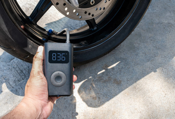 Gonfleur électrique pour pneu moto